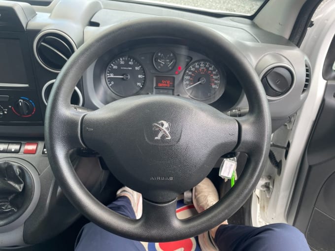 2025 Peugeot Partner