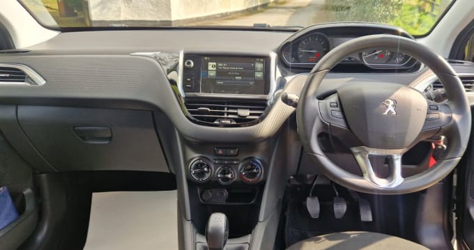2025 Peugeot 208