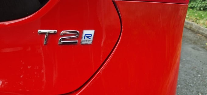 2025 Volvo V40