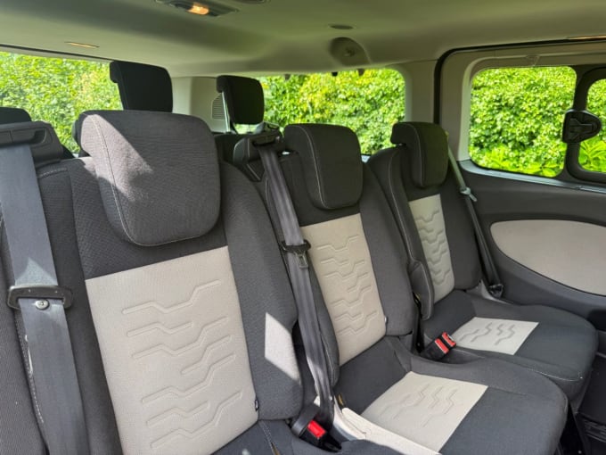 2025 Ford Tourneo Custom
