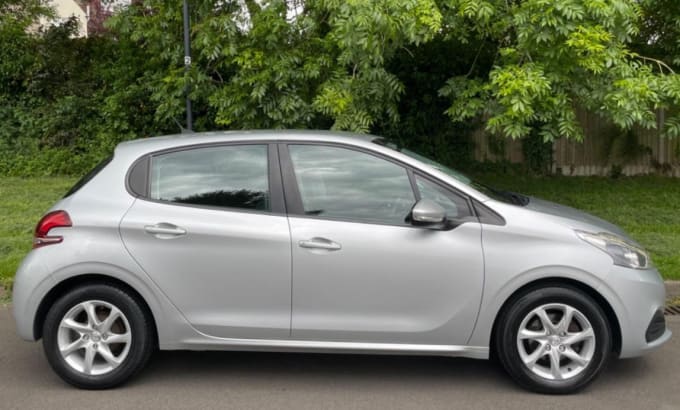 2025 Peugeot 208