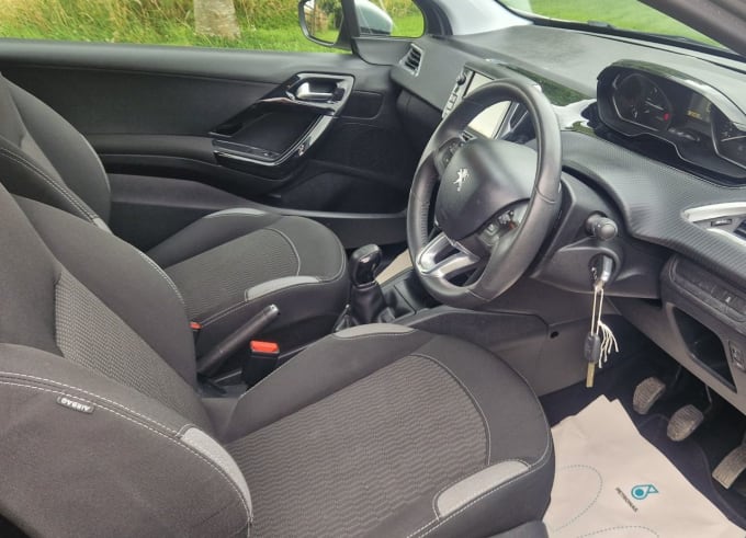 2025 Peugeot 208