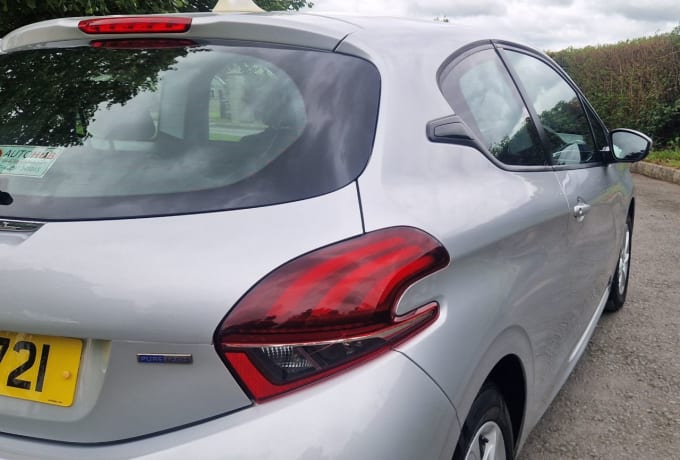 2025 Peugeot 208