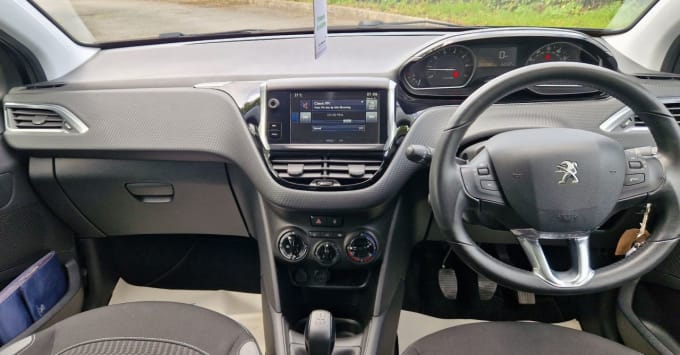 2025 Peugeot 208