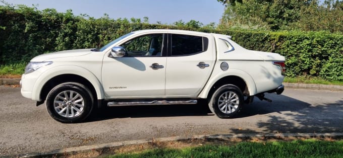 2025 Mitsubishi L200