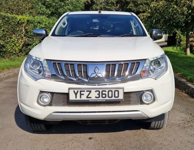 2025 Mitsubishi L200