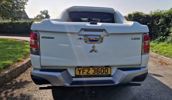 2025 Mitsubishi L200