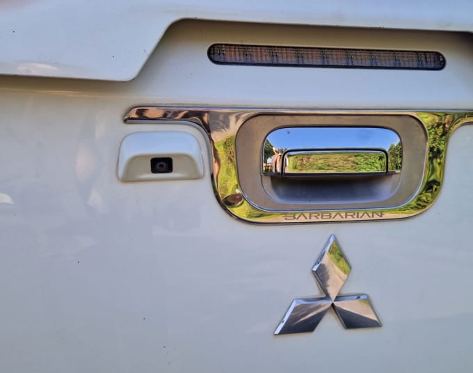 2025 Mitsubishi L200