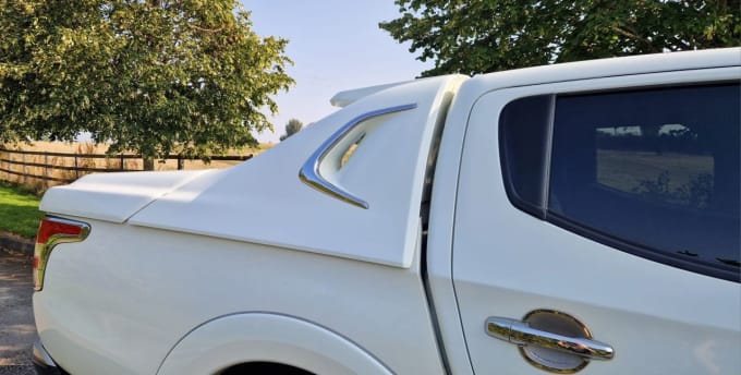 2025 Mitsubishi L200