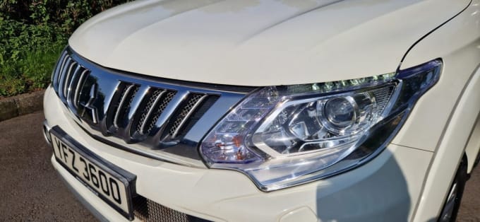 2025 Mitsubishi L200