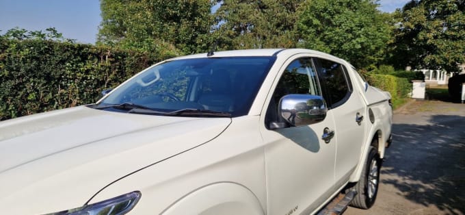 2025 Mitsubishi L200