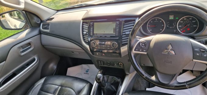 2025 Mitsubishi L200