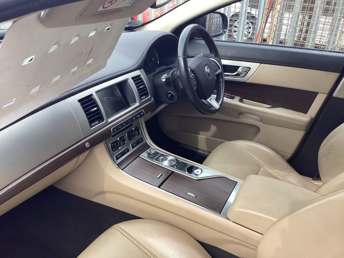 2014 Jaguar Xf