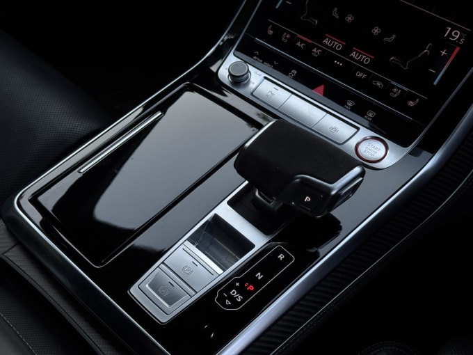 2020 Audi Rsq8