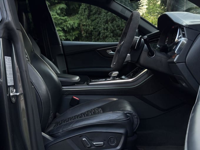 2020 Audi Rsq8