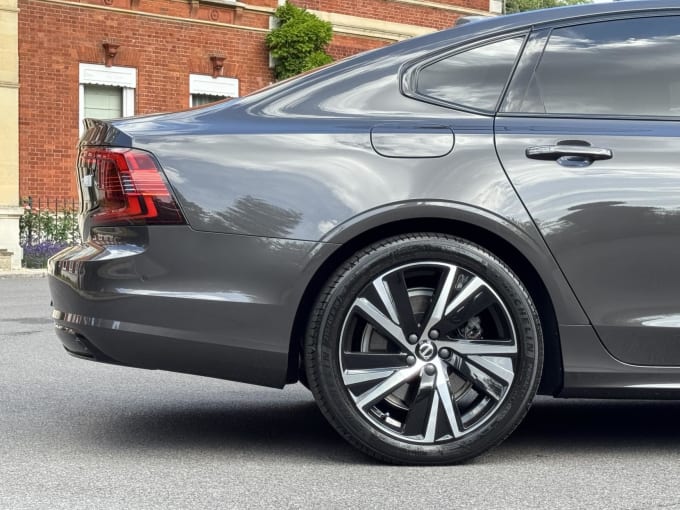 2023 Volvo S90