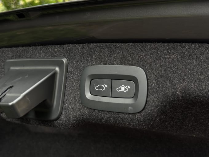 2023 Volvo S90