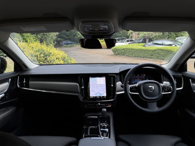 2023 Volvo S90