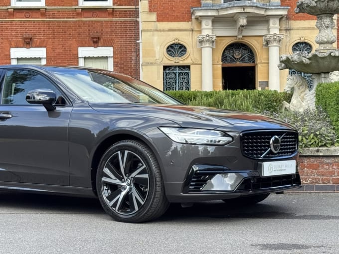 2023 Volvo S90