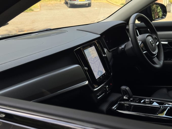 2023 Volvo S90
