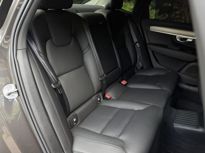 2023 Volvo S90