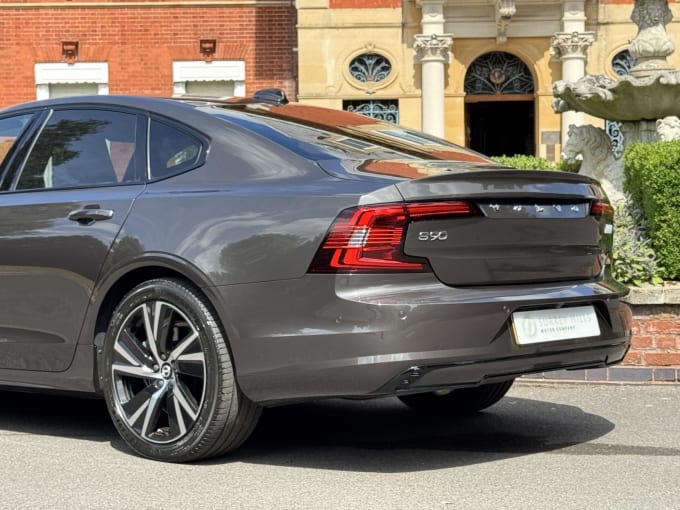 2023 Volvo S90