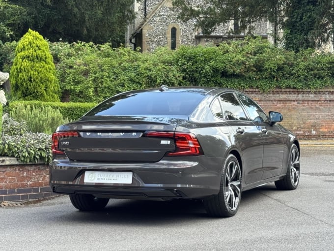 2023 Volvo S90