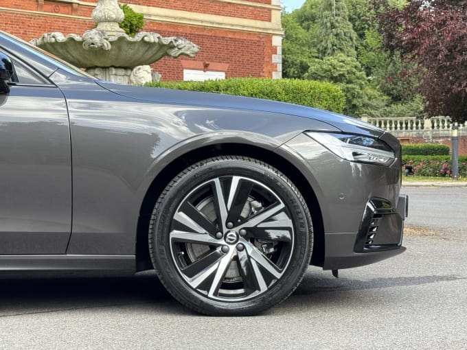 2023 Volvo S90
