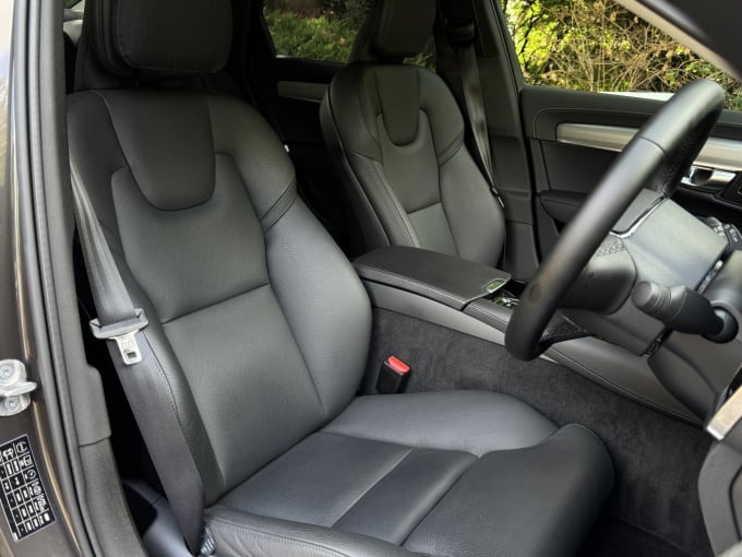 2023 Volvo S90