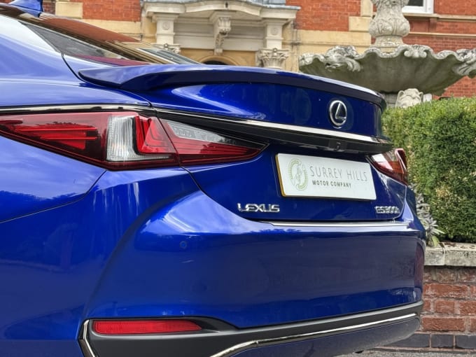 2021 Lexus Es