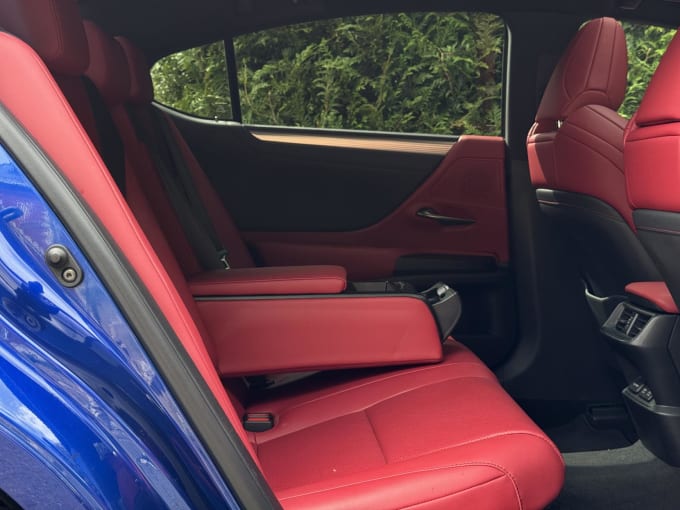 2021 Lexus Es