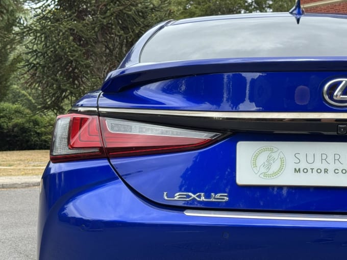 2021 Lexus Es