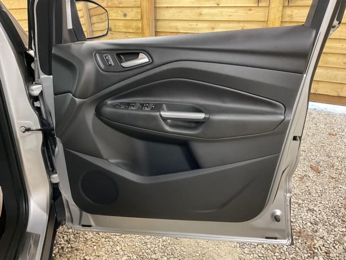 2025 Ford Kuga