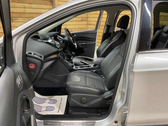 2025 Ford Kuga