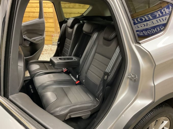2025 Ford Kuga