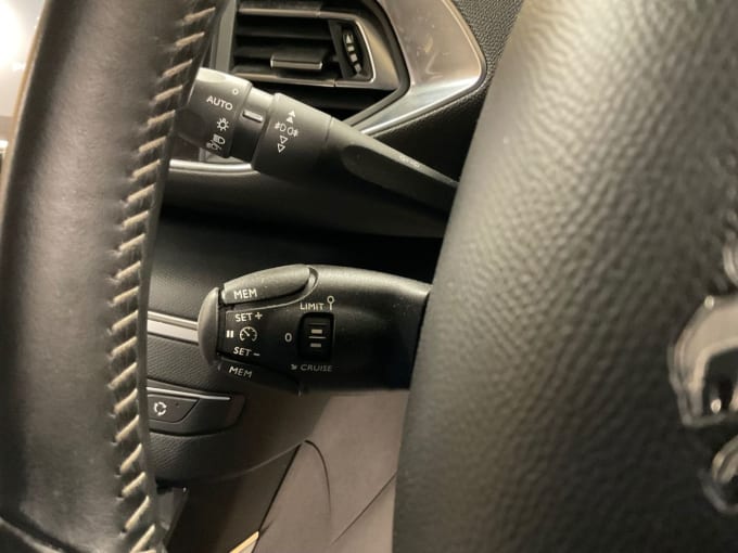 2025 Peugeot 308