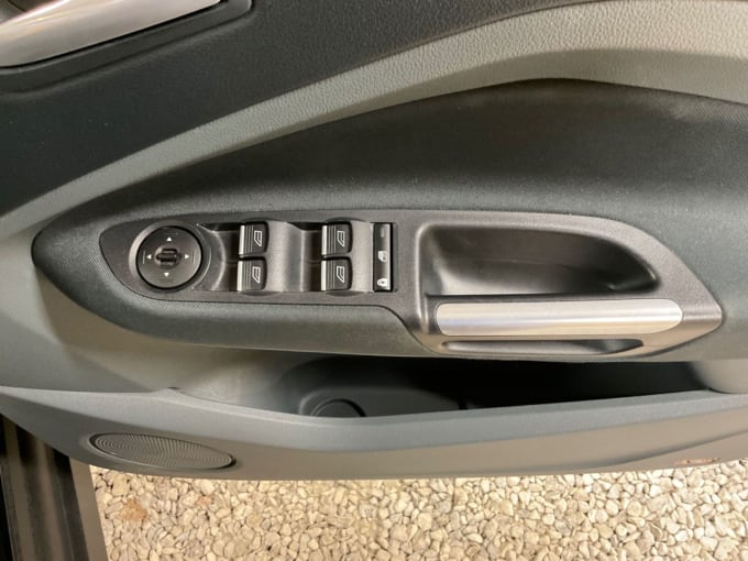 2025 Ford C-max