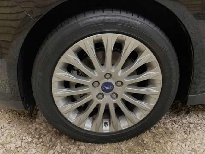2025 Ford C-max