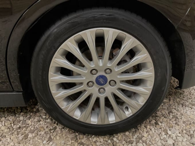 2025 Ford C-max