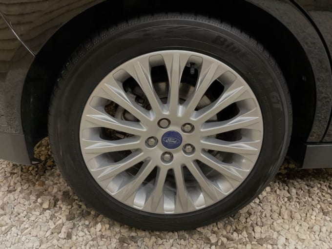 2025 Ford C-max