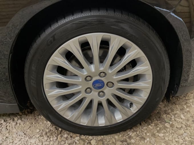 2025 Ford C-max