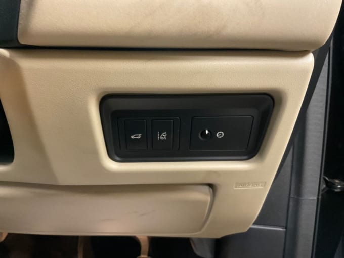 2025 Land Rover Discovery Sport