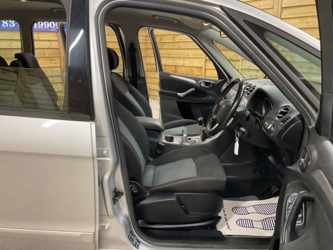2025 Ford Galaxy
