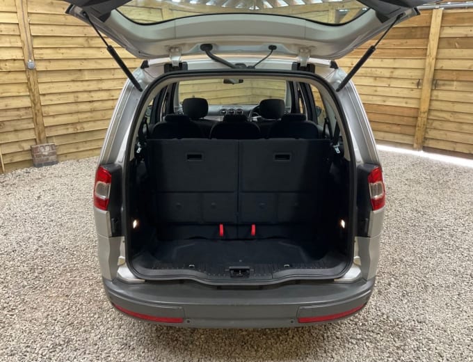 2025 Ford Galaxy