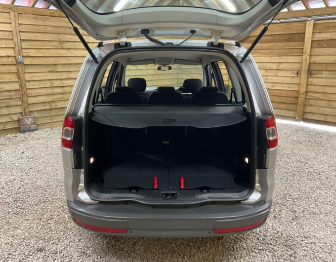 2025 Ford Galaxy
