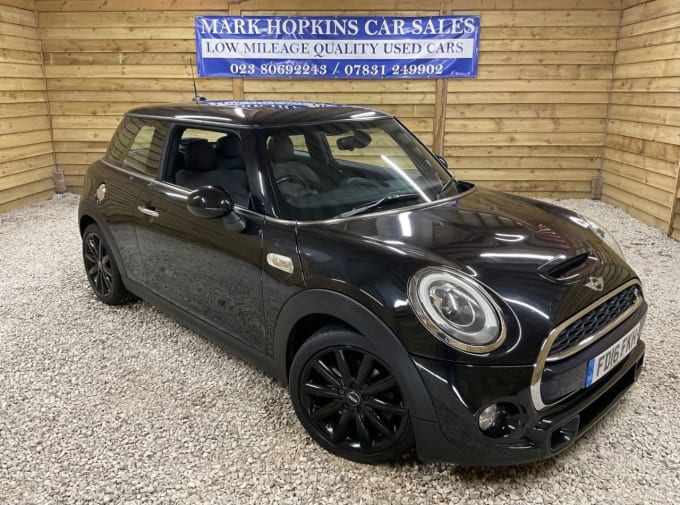 2025 Mini Hatch