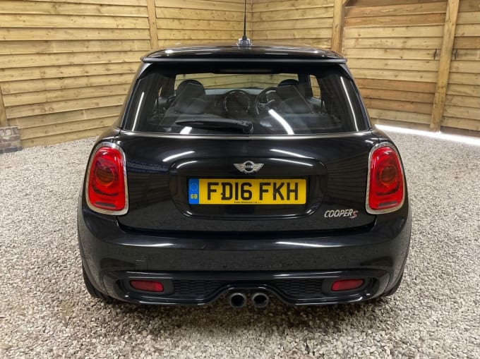 2025 Mini Hatch