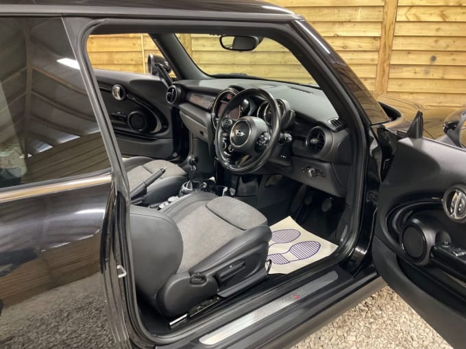 2025 Mini Hatch