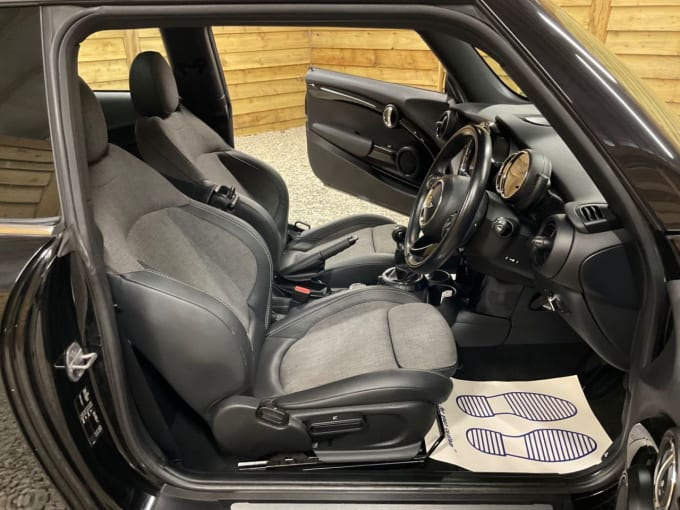 2025 Mini Hatch