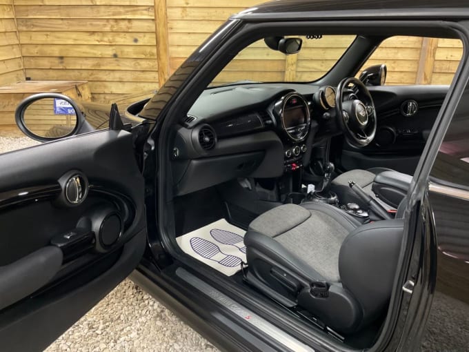 2025 Mini Hatch